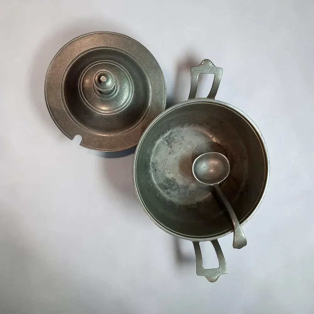 Vntg Wilton Armetale Covered Serving Bowl Casserole Dish  Ladle Aluminum Alloy